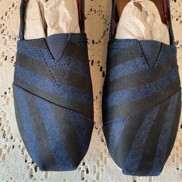 Toms Navy Chambray Stripe Canvas Flats - Picture 6 of 13